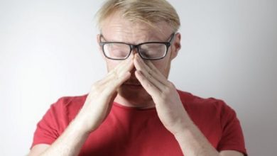 COMPARING SMILE TO LASIK EYE SURGERY